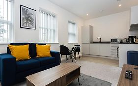 Modern 1Br Bolton Apartment In Central Location